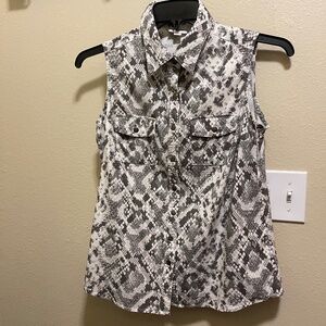 Lularoe Roxanne Snap Shirt